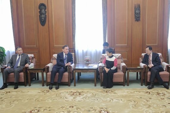 李小林会长会见哈萨克斯坦总统办公室主任卡瑟姆别科夫
