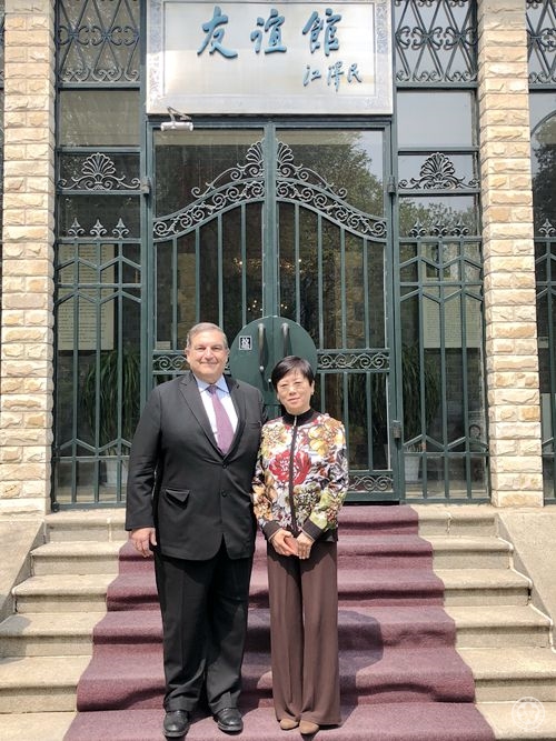 李小林会长会见凯撒娱乐副总裁