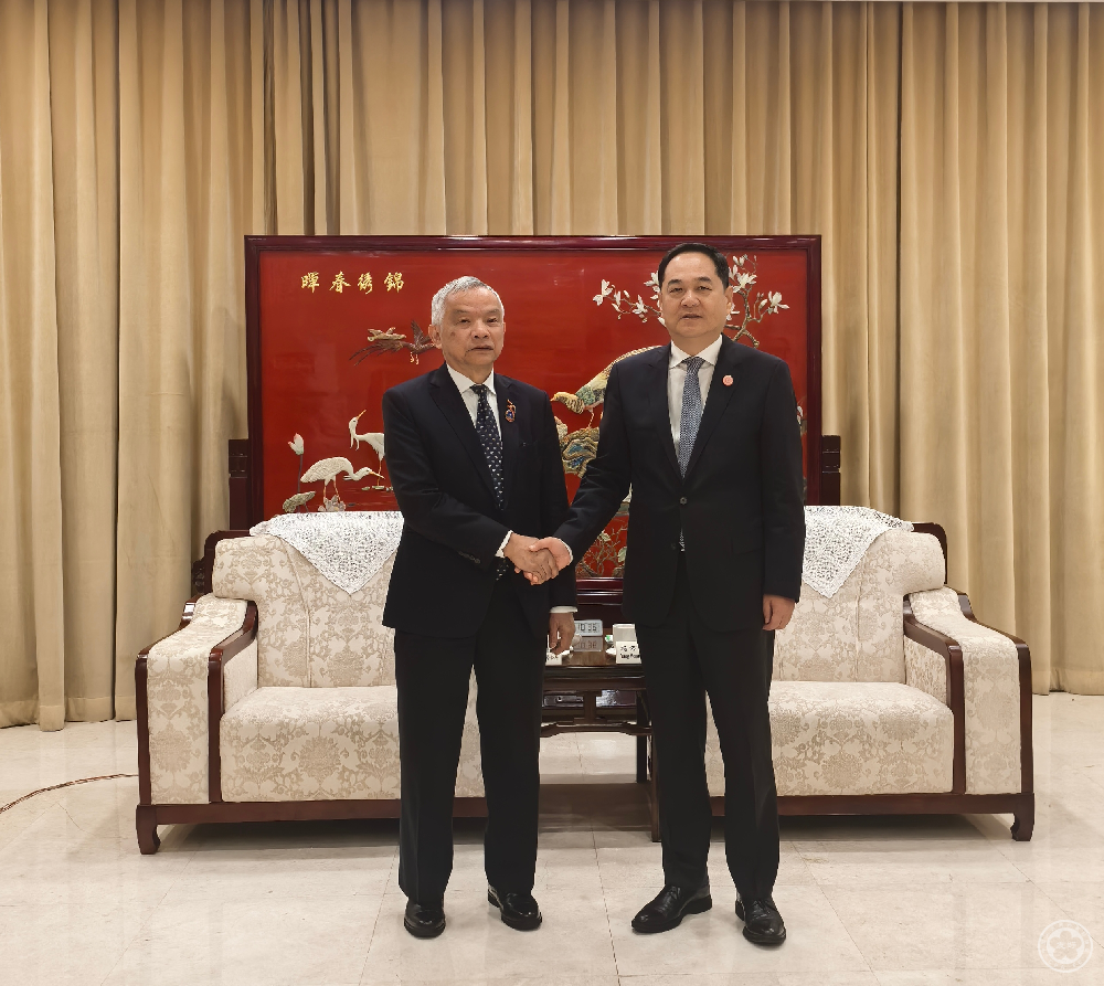 中国人民对外友好协会会长杨万明会见老挝国会副主席宋玛·奔舍那一行